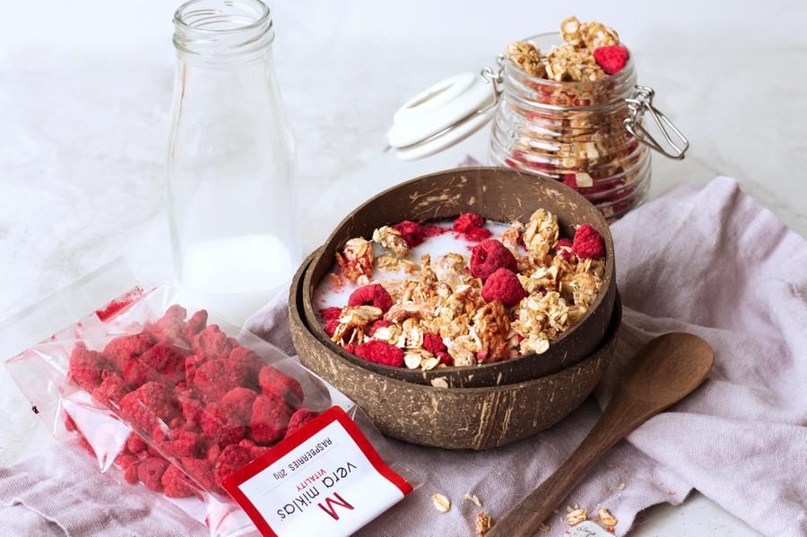 granola with freeze dried raspberries